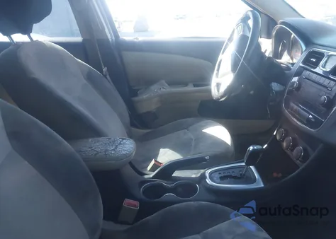 2013 Chrysler 200 Touring from USA, damaged, VIN 1C3CCBBB9DN508852